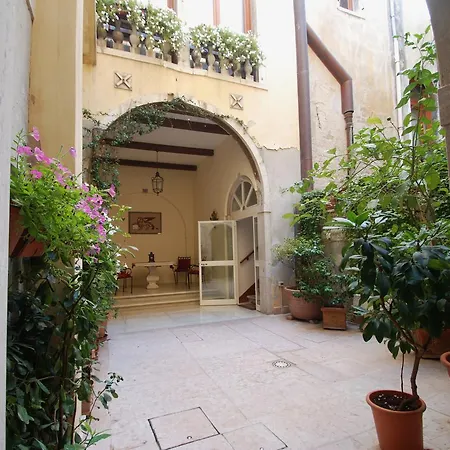 Palazzo San Beneto * Venedig