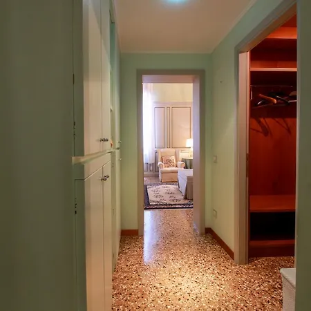 Palazzo San Beneto * Venedig